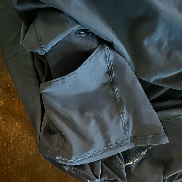 Lululemon Essential HR Run Skort, Navy with deep pockets in each leg, 14 - Picture 4 of 8